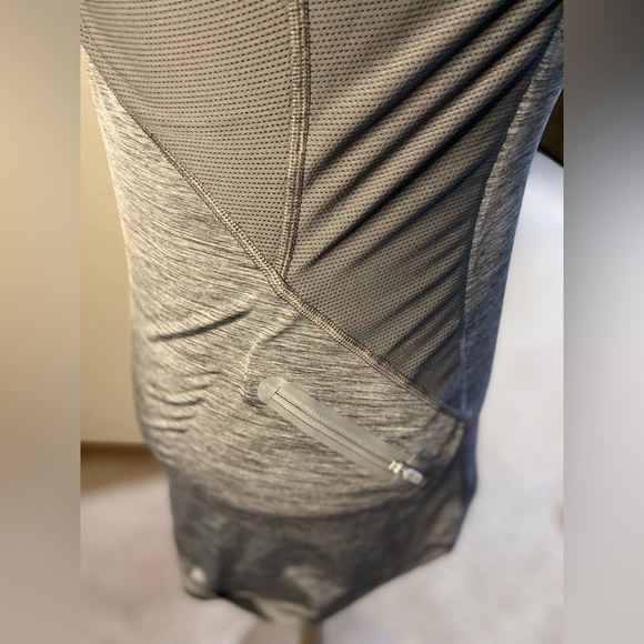 ATHLETA Razor Back Gray Tank size M - Picture 5 of 8